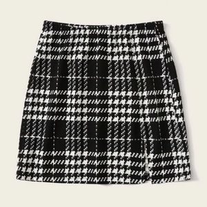 Plaid mini skirt